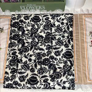 Vera Bradley Tech Sleeve